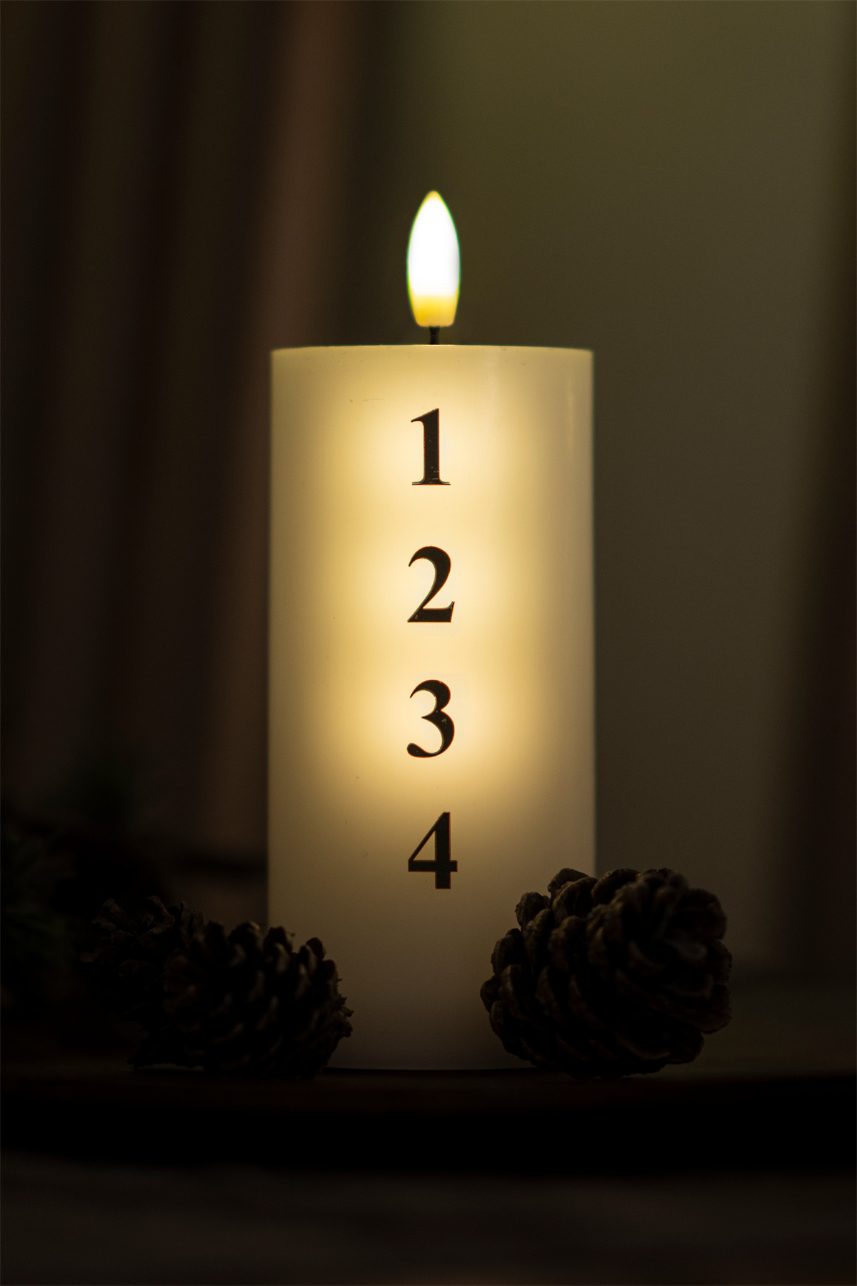 Sille Adventlys, LED Ø7xH15cm hvid/sort