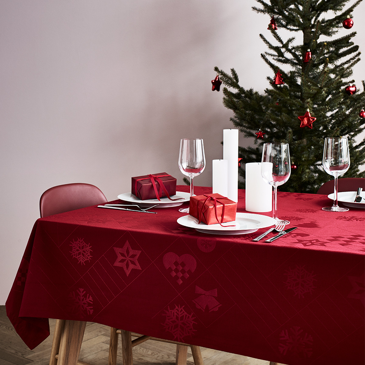 Natale Damaskdug rød 150x320 cm